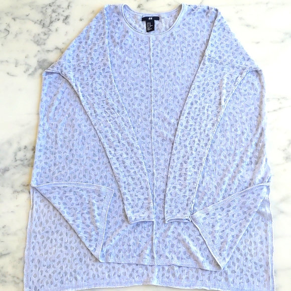 NWOT. H&M Rayon Blended Dropped Shoulder Long Sleeve Loose Fit Patterned Tunic. - Picture 4 of 4